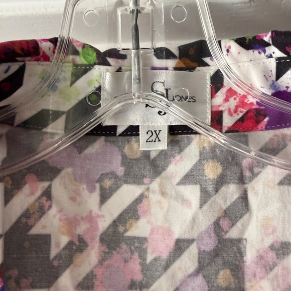 Sassy Jones Women’s Multicolor Houndstooth Floral button down shirt - Picture 3 of 3